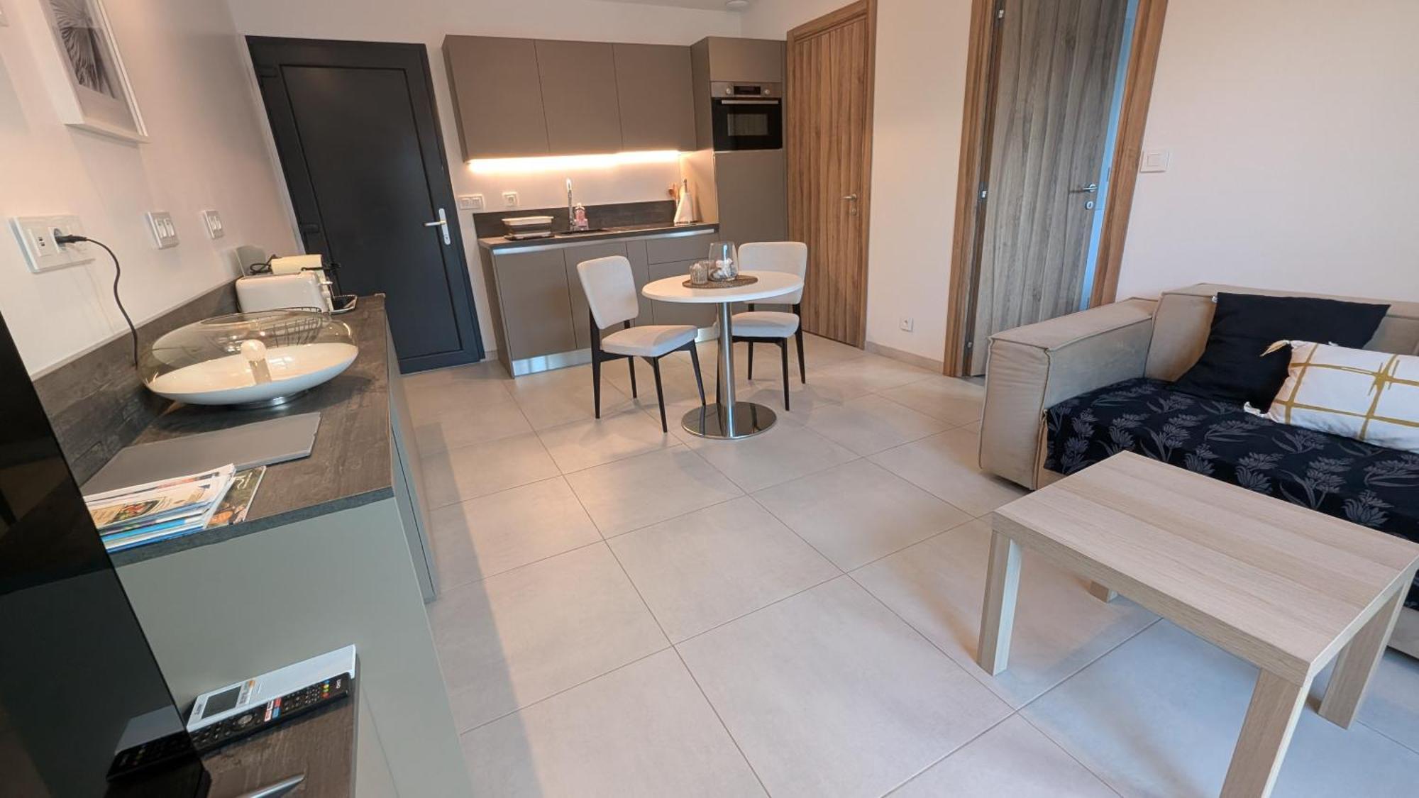 Appartement Luxe Avec Piscine Chauffee & Jacuzzi Prive - Cote D'Azur Roquefort-les-Pins Εξωτερικό φωτογραφία